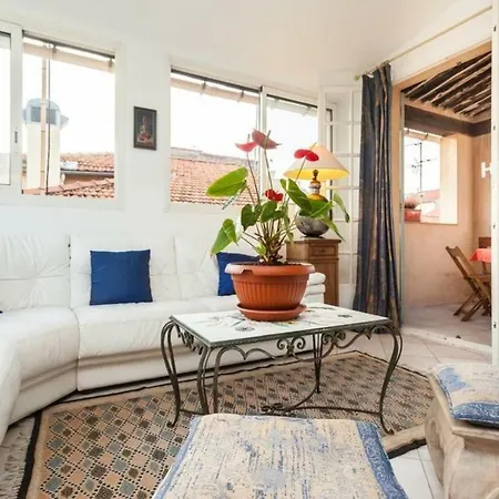 Charming Town House Between The Ramparts Of The Old Town Of Holiday home Antibes