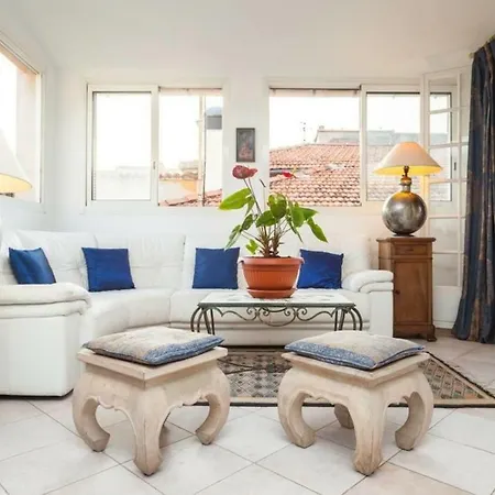 Charming Town House Between The Ramparts Of The Old Town Of Holiday home *