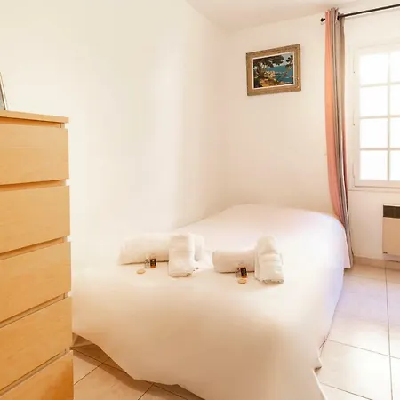 Charming Town House Between The Ramparts Of The Old Town Of Antibes
