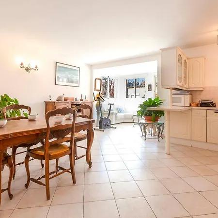 Charming Town House Between The Ramparts Of The Old Town Of Vakantiehuis Antibes