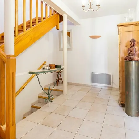 Charming Town House Between The Ramparts Of The Old Town Of Vakantiehuis