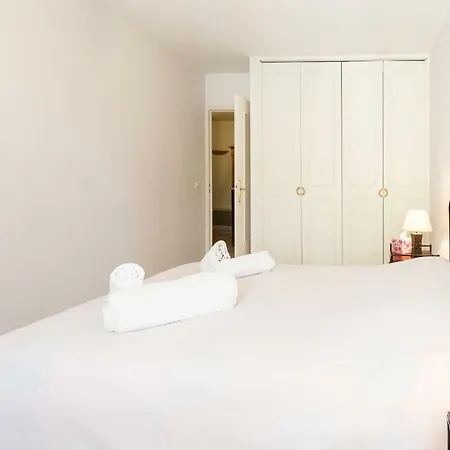Charming Town House Between The Ramparts Of The Old Town Of Vakantiehuis *
