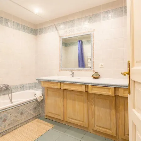 Charming Town House Between The Ramparts Of The Old Town Of Vakantiehuis Antibes